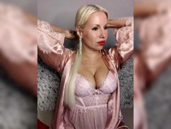 LaymaFlay webcam model stream image