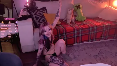 Lollyshy webcam model stream image