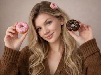 VivienHans webcam model stream image