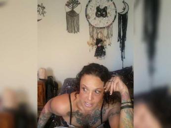 SweetTea webcam bongacams model stream image