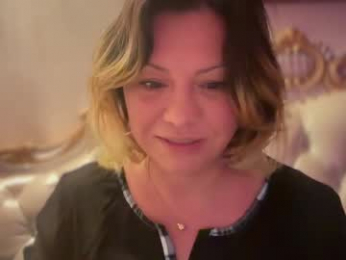 kiradivine webcam chaturbate model stream image