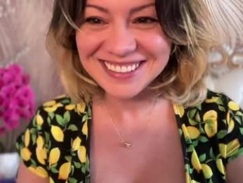 kiradivine webcam model stream image