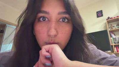 YingPopichak webcam model stream image
