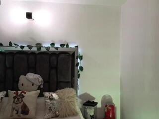 Lola Dove webcam model stream image