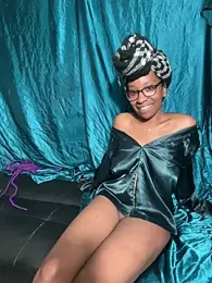 Fijixxxx webcam stripchat model stream image