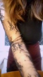 Akemy_room webcam model stream image