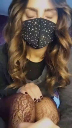 Akemy_room webcam model stream image