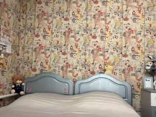 gladytouton webcam model stream image