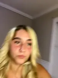 Kaylayoung12 webcam model stream image