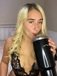 Kaylayoung12 webcam model stream image