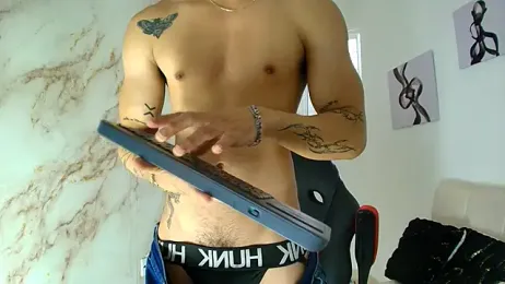 toji_luxxer webcam stripchat model stream image