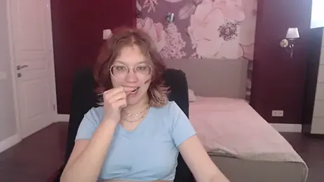 AngelinaLow webcam model stream image