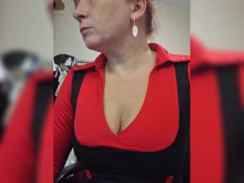 Flirt_Red webcam model stream image