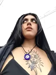 Mazikeen-- webcam model stream image