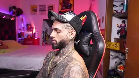 logan_hugh8 webcam model stream image