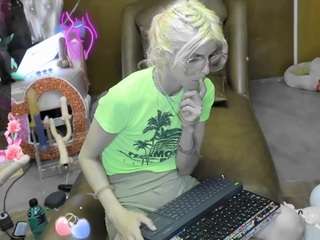 skinnyteen webcam camsoda model stream image