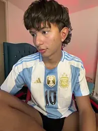 Leonarrrd_01 webcam model stream image