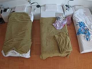 voyeurcam-julmodels-bed-7 webcam model stream image