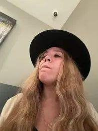 Bigbuttbrooklynn webcam model stream image