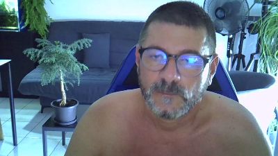 TRAKER25 webcam model stream image
