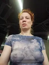 Exhibitionsplit webcam model stream image