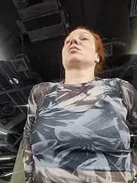 Exhibitionsplit webcam model stream image