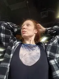 Exhibitionsplit webcam model stream image