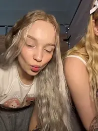 LollyPollly webcam stripchat model stream image