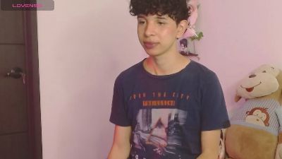 cuddly_twink webcam cam4 model stream image