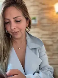 _Abril-Office1 webcam model stream image