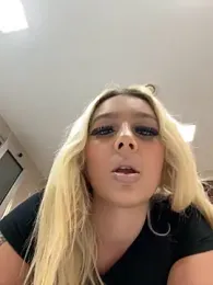 hotamanda01 webcam model stream image