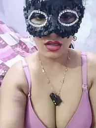 binnik216 webcam stripchat model stream image