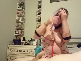 Sofialovee69 webcam model stream image