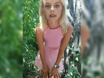 CrazyVika webcam bongacams model stream image