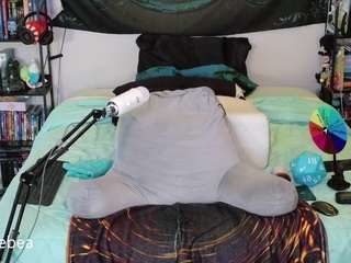 savethebea webcam model stream image