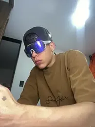 yoskingg webcam stripchat model stream image
