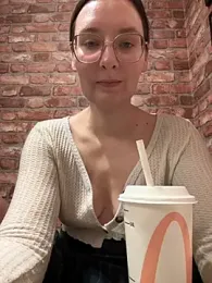 The_Snowwhitee webcam model stream image