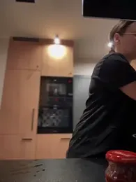 The_Snowwhitee webcam model stream image