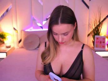 FloraGreys webcam model stream image