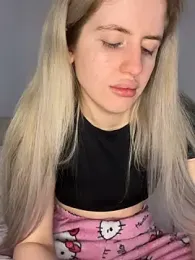 Holly-Glamour webcam model stream image