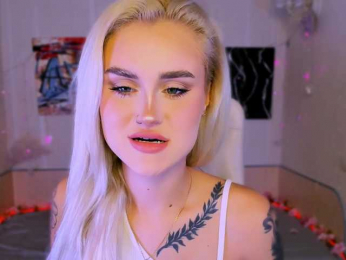 Ravenaaaa webcam model stream image