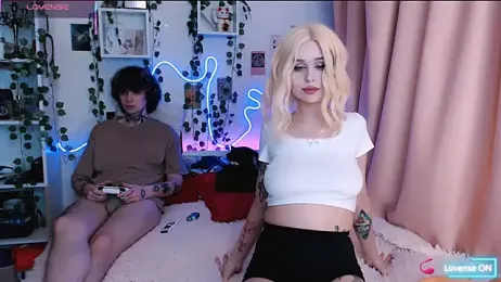 meow_on_da_cam webcam model stream image