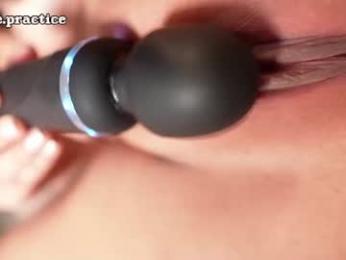 alice_practice_ webcam model stream image