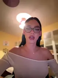 Carlita_cute webcam model stream image