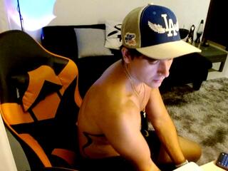 Master Zeth webcam model stream image