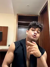 Vihaaanfucks webcam stripchat model stream image