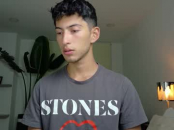 ethan_skiny_ webcam model stream image