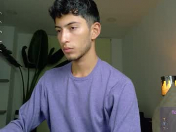 ethan_skiny_ webcam model stream image