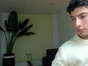 ethan_skiny_ webcam model stream image