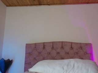 alinna-1 webcam model stream image